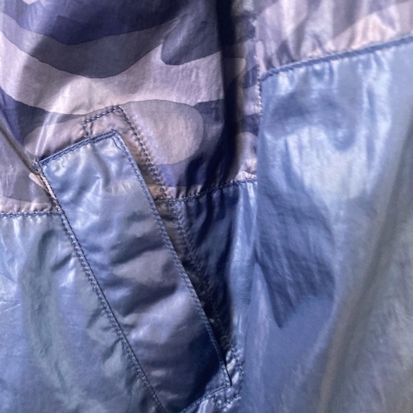American Eagle Outfitters Blue Camo Wind Jacket - Picture 4 of 8